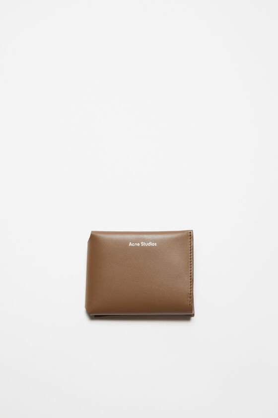 (image for) Refined Leather trifold wallet